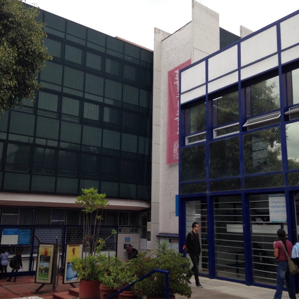 Foto tomada en Escuela Nacional de Lenguas, Lingüística y Traducción (ENALLT) UNAM  por Gustavo R. el 9/27/2016