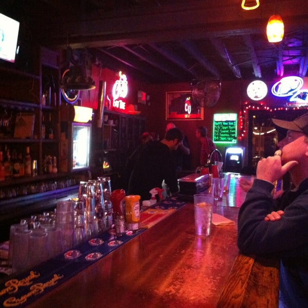 รูปภาพถ่ายที่ Solstice Tavern โดย Greg L. เมื่อ 12/31/2012