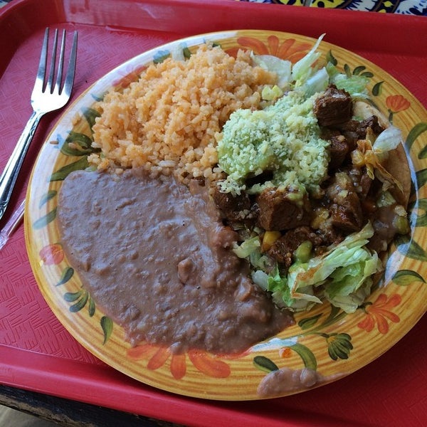 Photo taken at La Luz Del Dia Restaurant by John C. on 8/6/2014