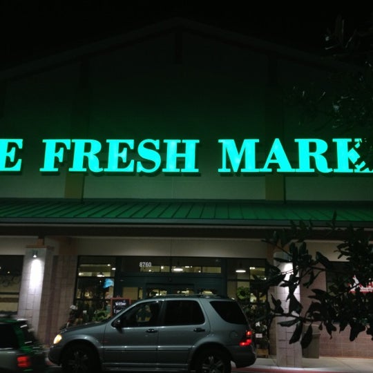 Foto scattata a The Fresh Market da xxllwill il 11/25/2012