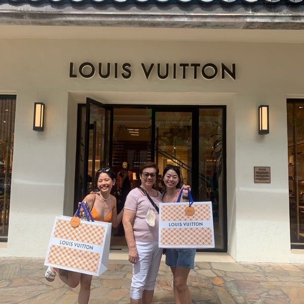 🇺🇸 Louis Vuitton Honolulu Gump's Building