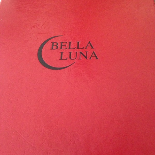 รูปภาพถ่ายที่ Bella Luna โดย Antonio M. เมื่อ 4/26/2014