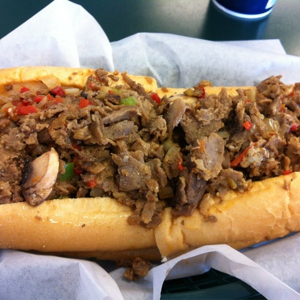 Photo prise au South Philly Cheese Steaks par South Philly Cheese Steaks le2/1/2016