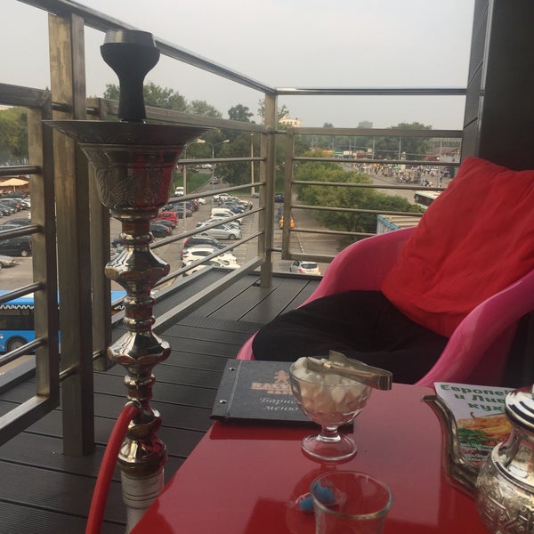 Ресторан на крыше красного октября москва. Кальян на летней веранде. Кальян на летней веранде. Летняя кальянная веранда летняя веранда. Кальян терраса.