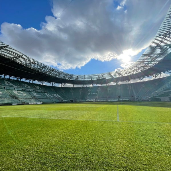 รูปภาพถ่ายที่ Stadion Wrocław โดย Soliman เมื่อ 11/6/2021