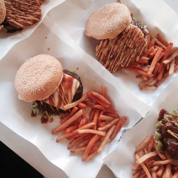 Brand X Burgers & Cheers 1 tip