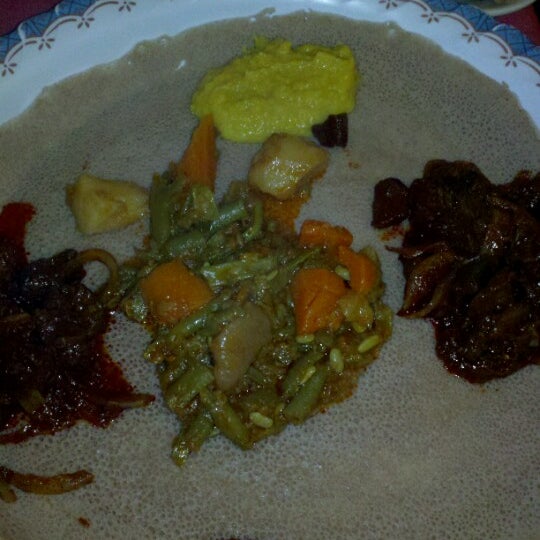 12/23/2012에 Kimberly C.님이 Meskerem Ethiopian Restaurant에서 찍은 사진