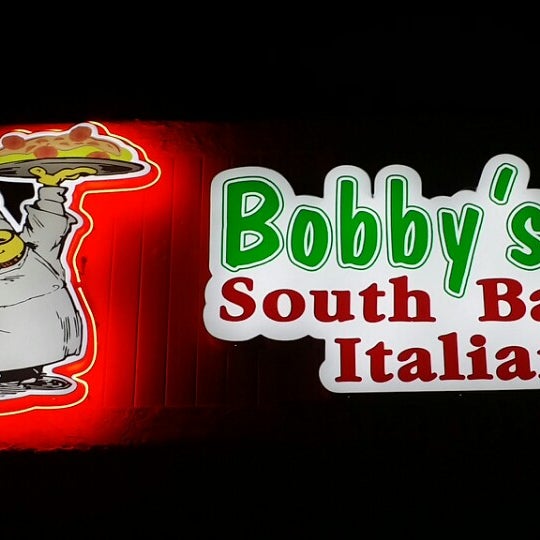 Снимок сделан в Bobby&#39;s South Bay Italian пользователем Frankie G. 3/24/2014