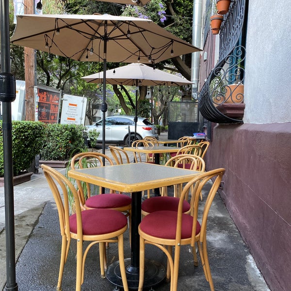 Foto tirada no(a) Cafebrería El Péndulo por Lenin G. em 4/6/2021