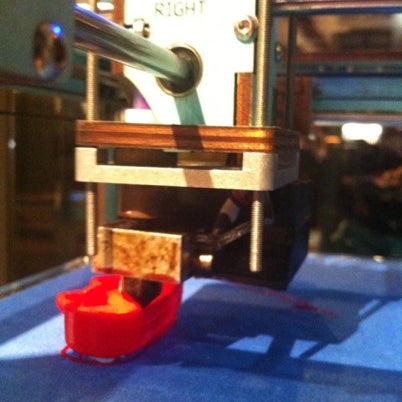 Снимок сделан в 3DEA: 3D Printing Pop Up Store пользователем Chris C. 1/23/2013