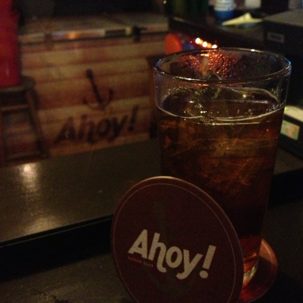Das Foto wurde bei Ahoy! Tavern Club von Jeana C. am 6/9/2013 aufgenommen