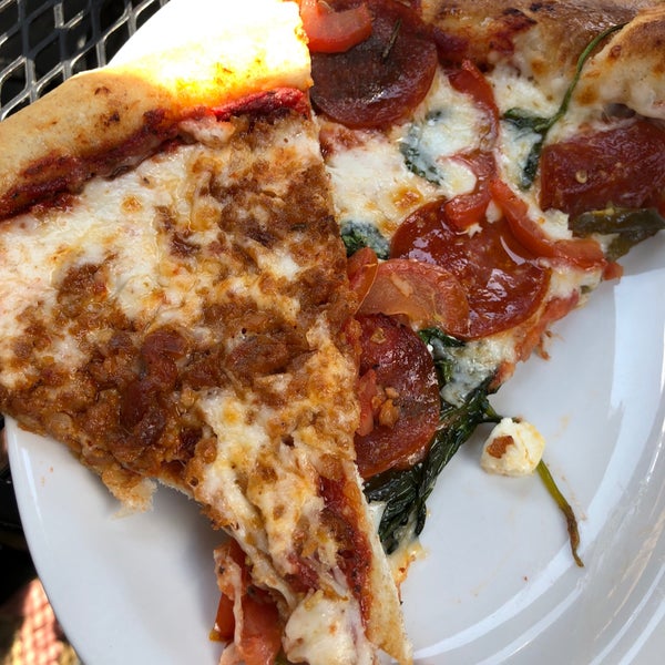 8/6/2018にPixieがMoonlight Pizza &amp; Brewpubで撮った写真