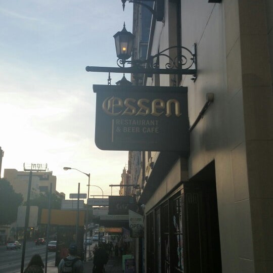 รูปภาพถ่ายที่ Essen Restaurant &amp; Beer Cafe โดย Marco 鳄. เมื่อ 12/19/2013