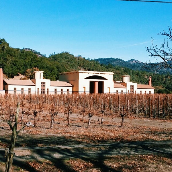 รูปภาพถ่ายที่ Clos Pegase Winery โดย Blue P. เมื่อ 12/20/2013