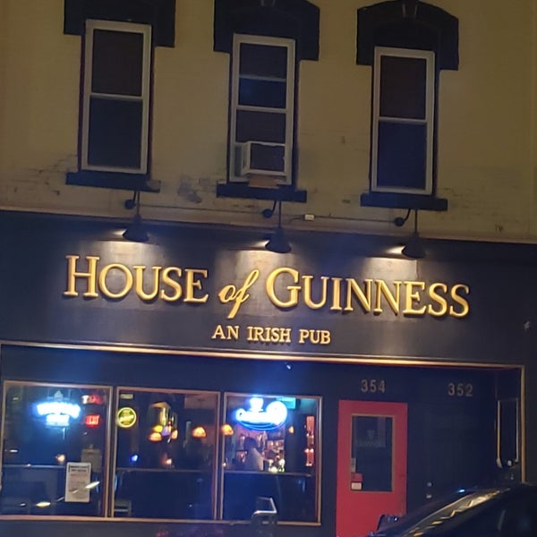 Foto diambil di House of Guinness oleh Mary Jane S. pada 7/10/2019