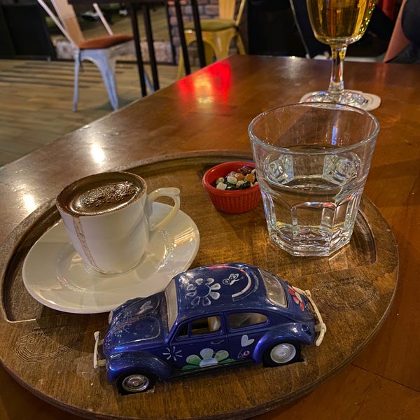Foto tomada en Voswos Garage Coffee Hotel  por Kullanılmıyor el 2/10/2020