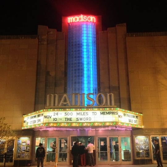 Photo prise au Madison Theater par Lee le11/11/2012