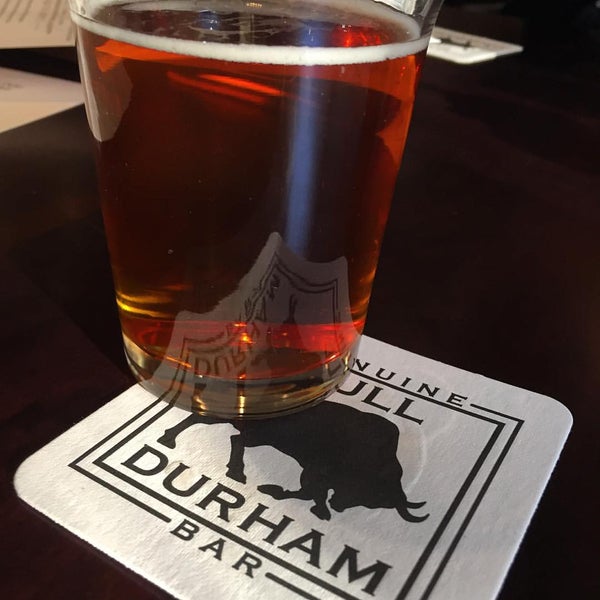 11/14/2015 tarihinde John A.ziyaretçi tarafından Bull Durham Bar'de çekilen fotoğraf