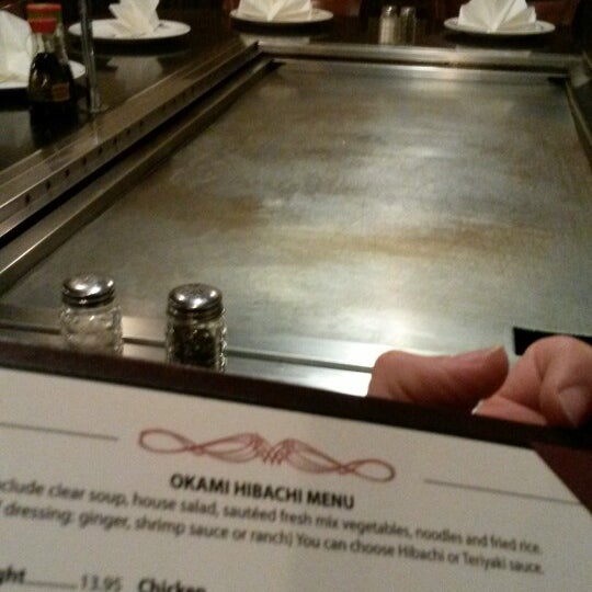 12/14/2013 tarihinde Jesse V.ziyaretçi tarafından Okami Japanese Steak House'de çekilen fotoğraf
