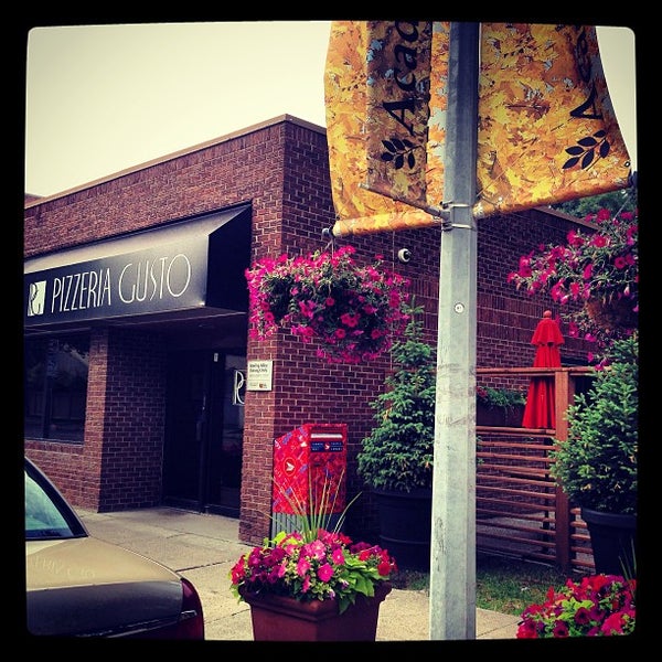 Pizzeria Gusto Pizza Place in Winnipeg