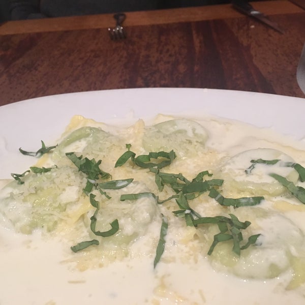 Pesto ricotta ravioli with lemon cream sauce was delicious! Also, this place is surprisingly not crowded during lunch time hours.