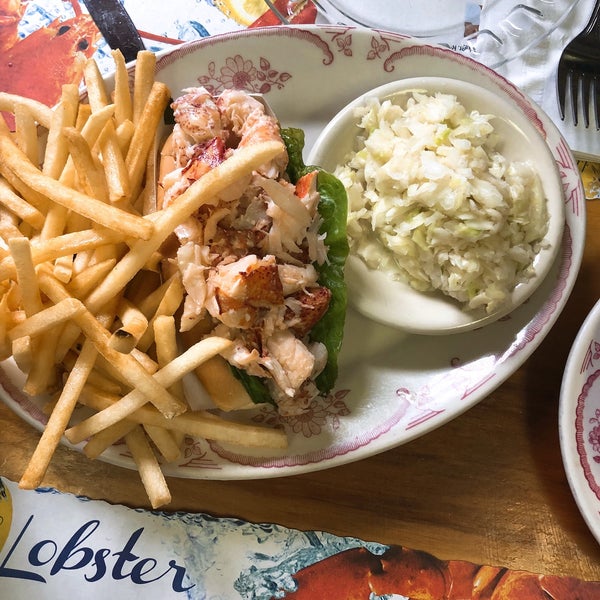 Das Foto wurde bei Mabel&#39;s Lobster Claw von Laureen H. am 6/23/2018 aufgenommen