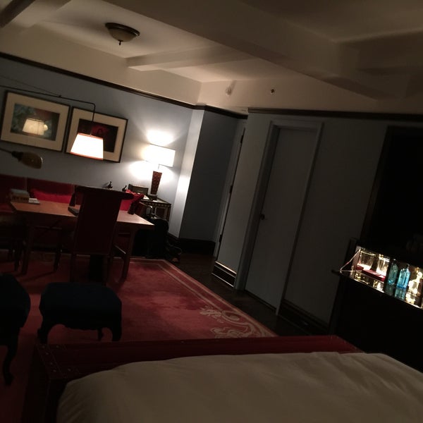 Das Foto wurde bei Gramercy Park Hotel von Jen G. am 5/15/2017 aufgenommen
