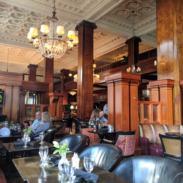 Photo taken at The Benson Portland, Curio Collection by Hilton by Jen G. on 6/23/2018