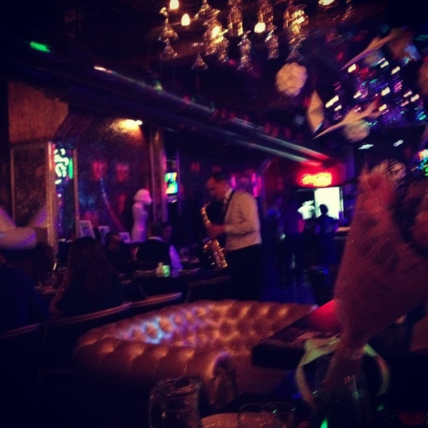 Foto diambil di Appel Bar oleh Karina pada 2/23/2013