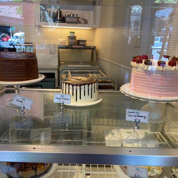 Photo taken at Petunia&#39;s Pies &amp; Pastries by Denise N. on 7/25/2021