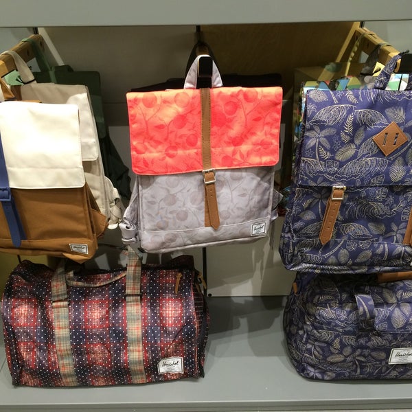 herschel store trinoma