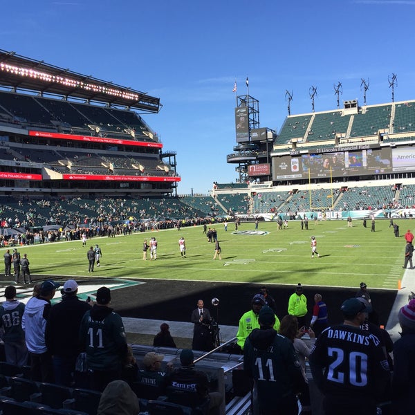 Photo taken at Lincoln Financial Field by Kostas D. on 11/13/2016