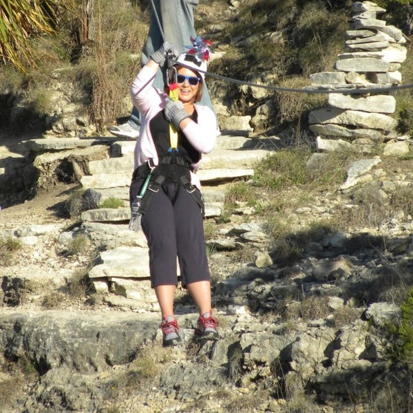 Das Foto wurde bei Wimberley Zipline Adventures von Pilar . am 3/15/2013 aufgenommen