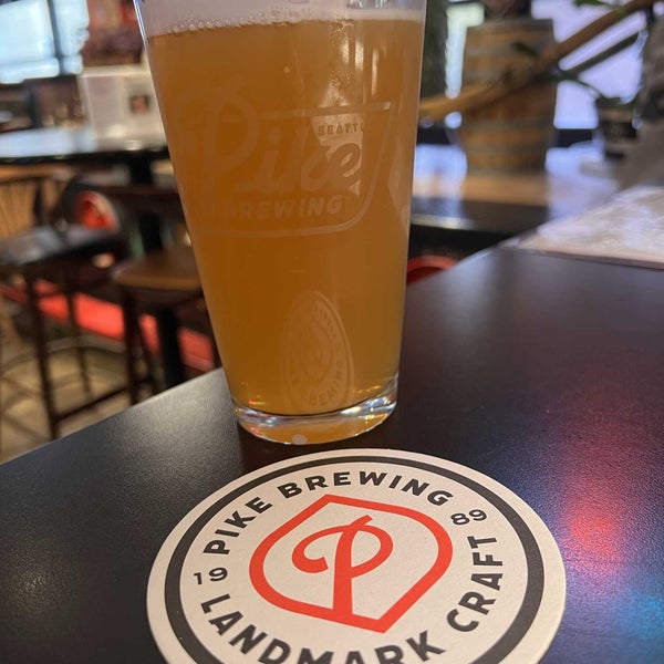 รูปภาพถ่ายที่ Pike Brewing Company โดย Erik G. เมื่อ 3/31/2023