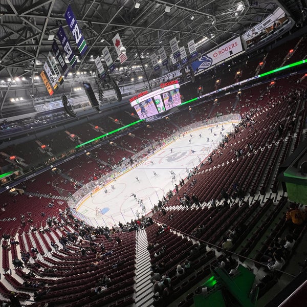 รูปภาพถ่ายที่ Rogers Arena โดย Erik G. เมื่อ 4/5/2023