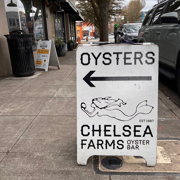 Chelsea Farms Oyster Bar Seafood Restaurant in Olympia