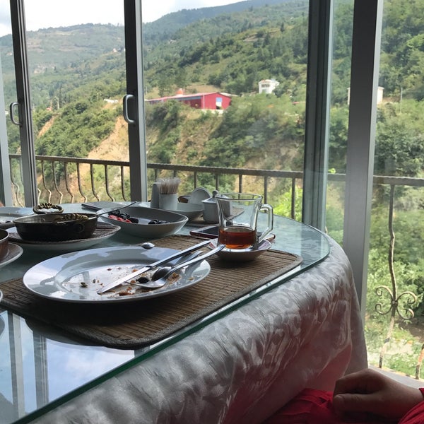 Photo taken at Kayadibi Saklıbahçe Restoran by Ahmet A. on 8/20/2017