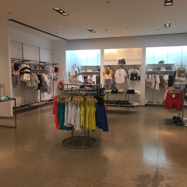 Zara زارا Clothing Store in Dammam