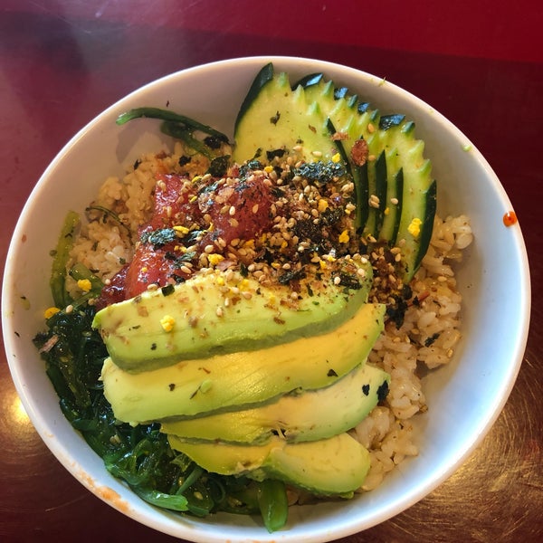 2/25/2019 tarihinde Julie J.ziyaretçi tarafından Bento Asian Kitchen &amp; Sushi'de çekilen fotoğraf