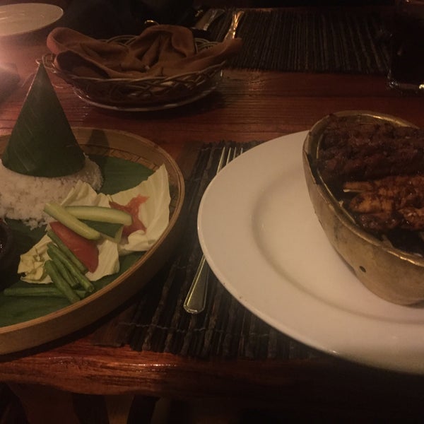 Foto scattata a Gabah Restaurant &amp; Bar da Monica il 12/26/2015