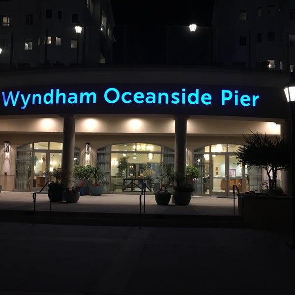 Foto diambil di Wyndham Oceanside Pier Resort oleh Heather G. pada 4/27/2017