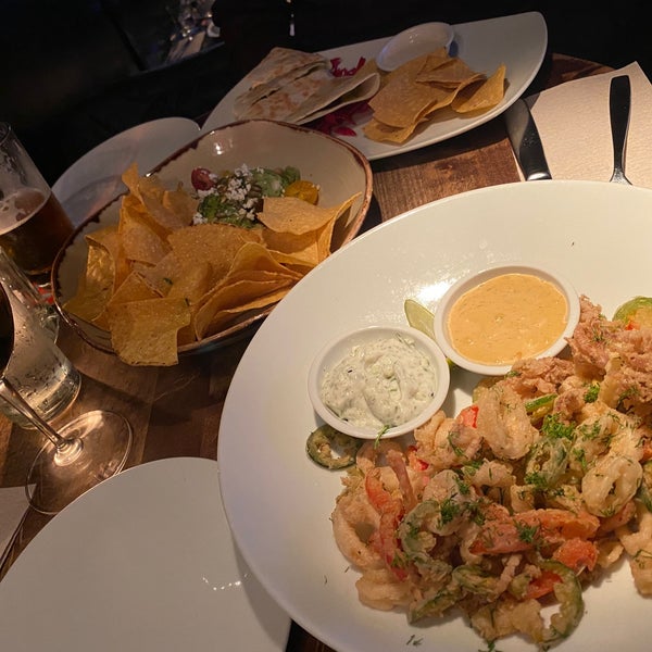 Delicious light meal of calamari, guacamole and corn chips and the quesadillas. We came back a second time for the same meal. Always friendly service 😊