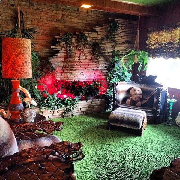 Collection 92+ Pictures What Is The Jungle Room In Graceland Excellent