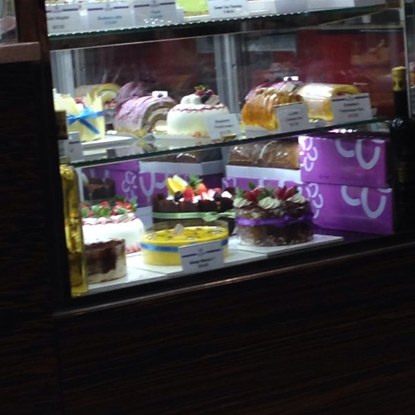 10/6/2013 tarihinde &quot;MissyLen&quot;ziyaretçi tarafından CROME Signature Bakery and Cafe'de çekilen fotoğraf