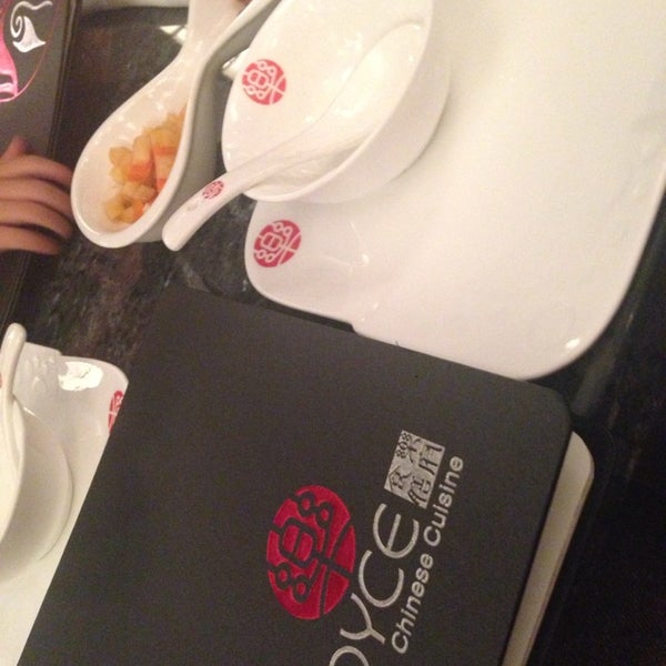 รูปภาพถ่ายที่ Joyce Chinese Cuisine โดย &quot;MissyLen&quot; เมื่อ 8/15/2014