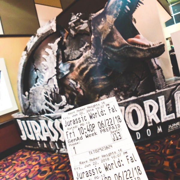 Cinemark Huber Heights 16  Movie Theater