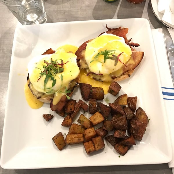 Salt and Iron Oysters and Steak Steakhouse in Downtown Edmonds