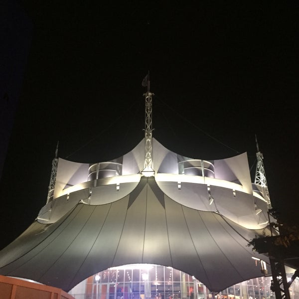 Photo taken at La Nouba by Cirque du Soleil by Lucas B. on 9/30/2017