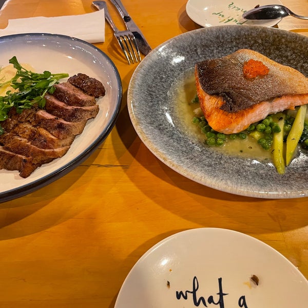 Whisk & Paddle Café in Singapore