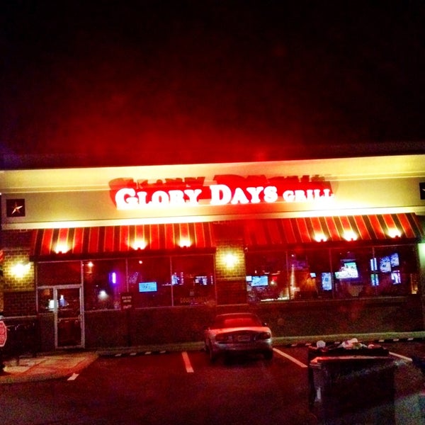 รูปภาพถ่ายที่ Glory Days Grill โดย Andrew S. เมื่อ 11/2/2013